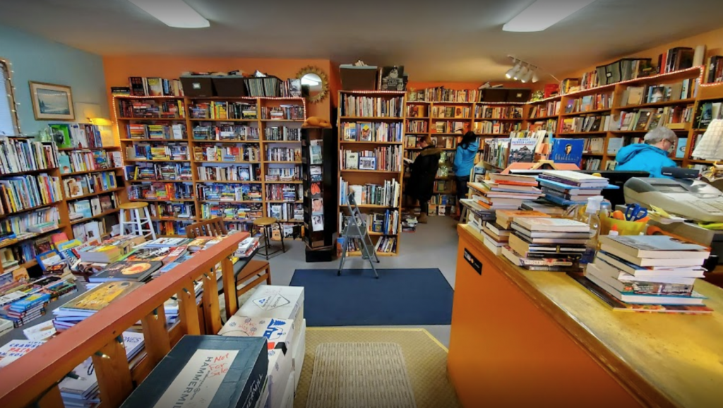 Banana Books Book Store near the beach in Long Beach Washington at our hotel in Long Beach Washington at Chautauqua Resort